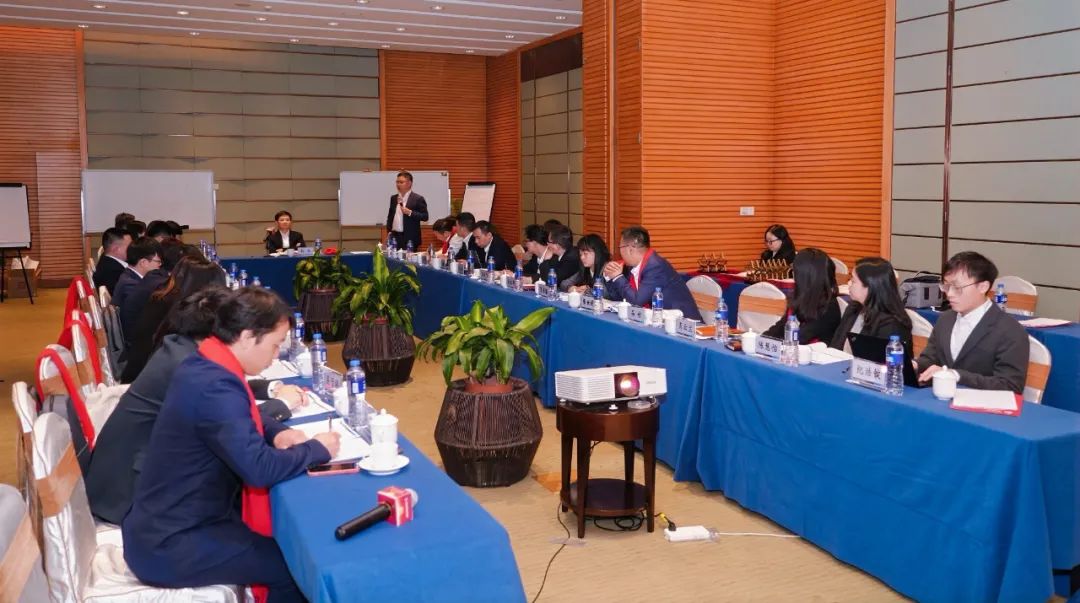 前海股交投资控股召开2025年工作会议暨“梧桐头脑风暴”会议